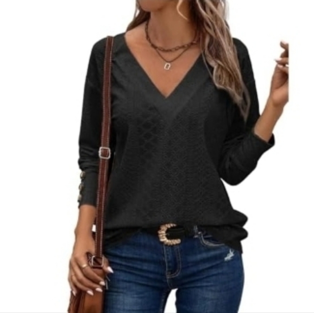 🆕 Elegant Black V-Neck Blouse. XL. NWT💥